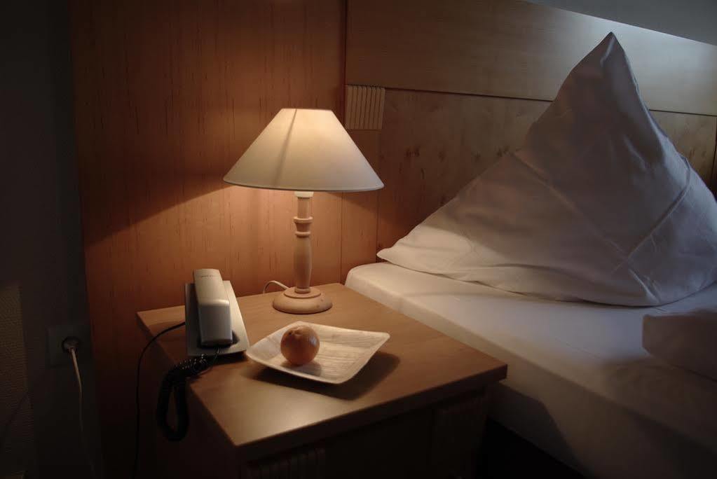 Hotel Weinbek à Fockbek Extérieur photo